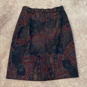 Vintage skirt flowers fits approximately 5